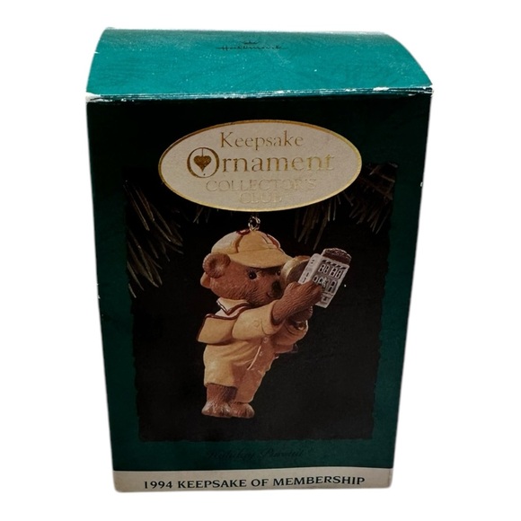 Holiday Pursuit Bear Detective 1994 Hallmark Keepsake of Membership Ornament - Picture 5 of 6